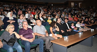 Turgutlu Belediyesi Tiyatro ekibinden ilçenin işgalden kurtuluşuna özel 'Küllerinden Doğan Kasaba' oyunu