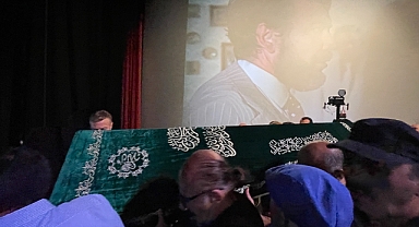 Yeşilçam'ın usta ismi Ahu Tuğba için Atlas Sineması'nda tören düzenlendi