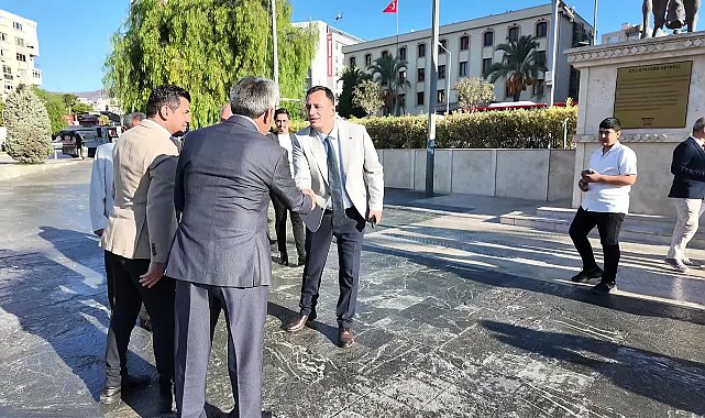 Bornova’da Muhtarlar Günü dayanışması… Bornova Belediye Başkanı Eşki: Hükümetler değişir ama muhtarlar kalıcıdır