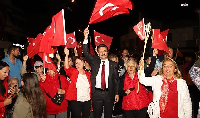 Cumhuriyet'in 101'inci yılı, Dikili'de coşkuyla kutlandı