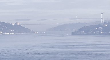 İstanbul Boğazı'nda sis seferleri aksattı