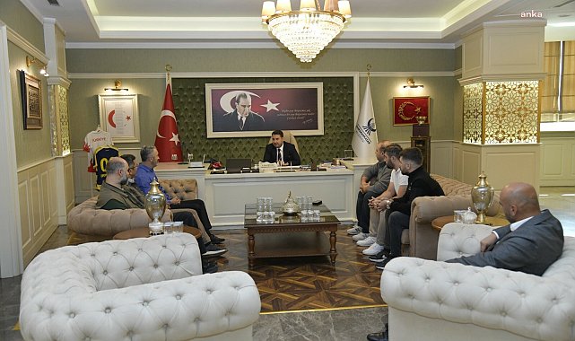 Kahramankazan kırtasiye esnafından Belediye Başkanı Çırpanoğlu'na teşekkür ziyareti