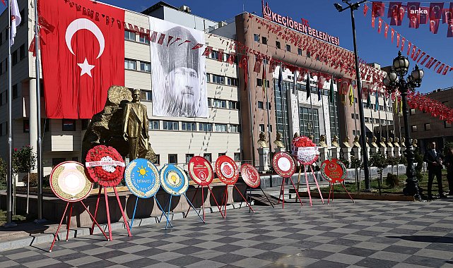 Keçiören’de Cumhuriyet Bayramı kutlamaları, çelenk sunma töreniyle başladı