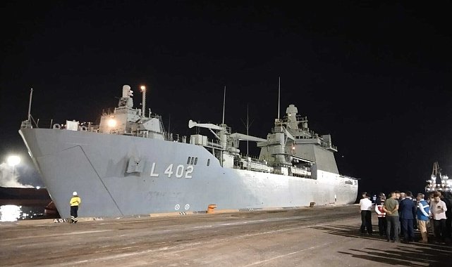 Lübnan'dan tahliye edilen Türk vatandaşlarını taşıyan ilk gemi Mersin Limanı'na geldi