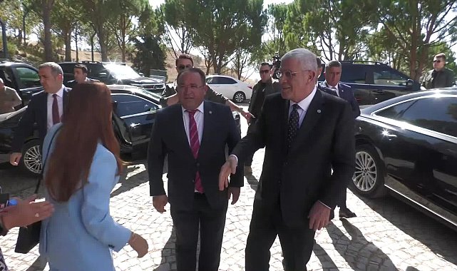 Müsavat Dervişoğlu, Adnan Menderes Demokrasi Müzesi'ni ziyaret etti