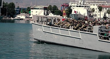 Tahliye gemileri, Türk vatandaşlarının tahliyesi için Beyrut'a ulaştı