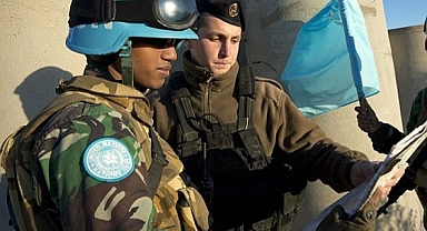 UNIFIL, İsrail tanklarının Barış Gücü üssünün kapılarını kırdığını açıkladı