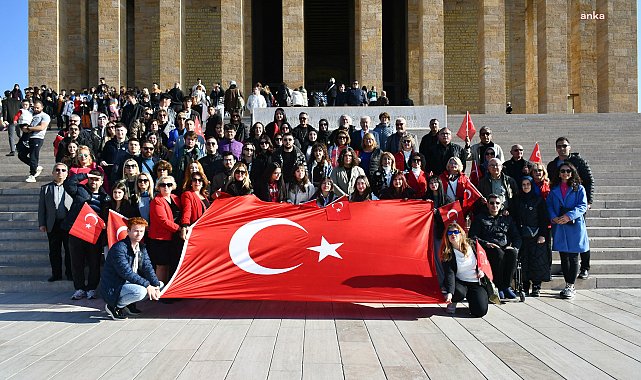 Balıkesir Kent Konseyi ve Gençlik Meclisi üyeleri Ata’nın huzurunda