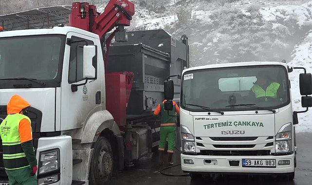 Çankaya Belediyesi ile Büyükşehir ekiplerinden karla mücadelede ortak çalışma