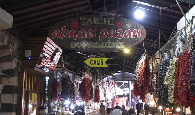 CHP’nin ekonomi heyeti Gaziantep’te... Kuruyemiş satan bir esnaf: “Fakir koklayarak geçip gidiyor, zengin zaten zengin, alıp gidiyor’’