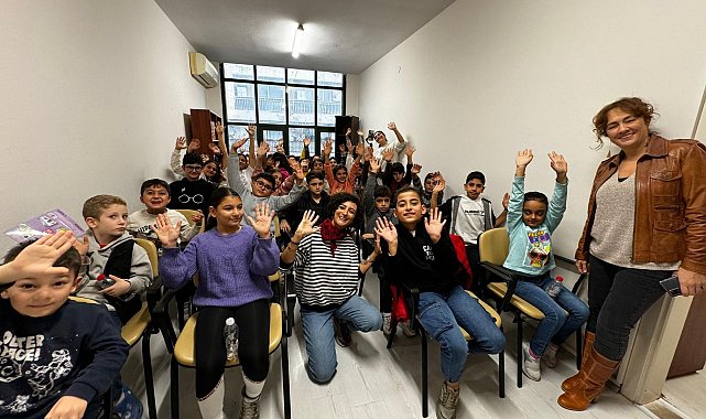 İzmir Büyükşehir Belediyesi’nden çocuklara “Masal Atölyesi”