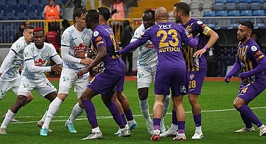 Süper Lig... Çaykur Rizespor, Eyüpspor'u 2- 1 yendi