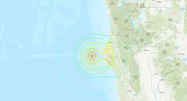ABD'de 7.0 büyüklüğünde deprem... Tsunami uyarısı verildi