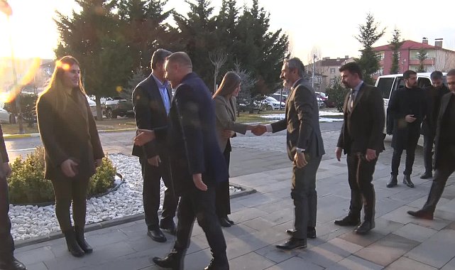 Bölge baro başkanlarından, Van Büyükşehir Belediyesi Eş Başkanlarına ziyaret