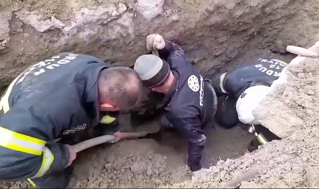 Burdur'da kanalizasyon çalışması sırasında toprak altında kalan işçiyi itfaiye ekipleri kurtardı