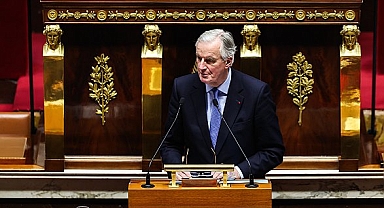 Fransa'da hükümet krizi: Macron yeni bir başbakan atayacak