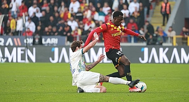 Göztepe, Çaykur Rize'yi 3-0 mağlup etti