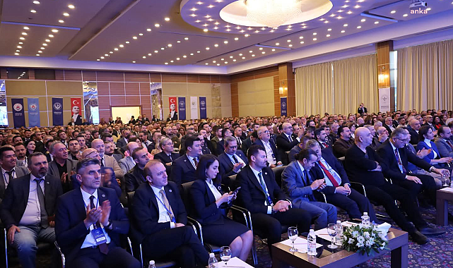 Hürriyetçi Eğitim Sen Başkanı Kuruoğlu: ''Kariyer basamakları yönetmeliği yayınlanmazsa MEB önünde eylem yapacağız''