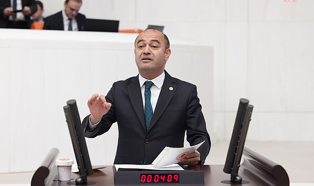 Özgür Karabat: AK Parti, Türkiye'yi yurt dışına bağımlı hale getirdi, bu şartlar altında 2025 yılı, 2024 'ten daha zor geçecek