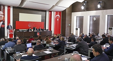 Özgür Özel sosyal medya uyarısı yaptı, milletvekillerinin bir bölümü yeni toplantı istedi 