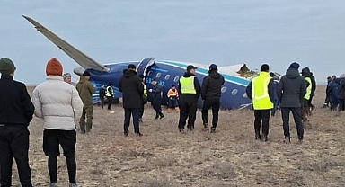 Ukrayna'dan Kazakistan'da düşen uçakla ilgili 'Rusya'ya ait savunma sistemleri vurdu' iddiası