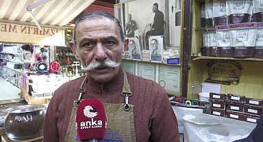 Yılbaşı gecelerinin vazgeçilmezi kuruyemiş tezgahta kaldı