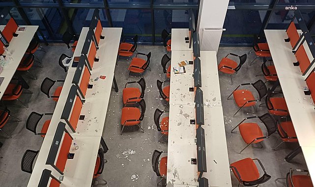 YTÜ’de 9 ay önce açılan kütüphanenin tavanından kopan parçalar, çalışma masalarına düştü... Prof. Dr. Çelik: Kütüphanede baretle eylem yapacağım