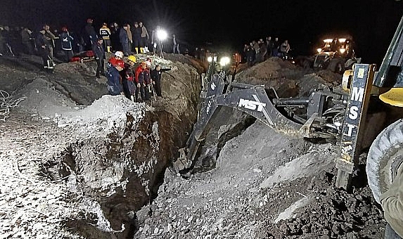 Amasya'da göçük altında kalan 2 işçi hayatını kaybetti