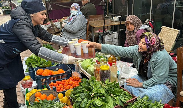 Aydın Büyükşehir Belediyesi’nin çorba ikramı ilçelerde sürüyor
