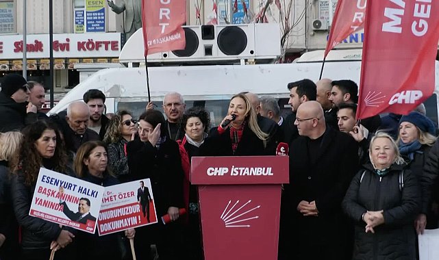 CHP’lilerin Esenyurt nöbeti... Aylin Nazlıaka: “Ahmet Özer 6 ayda 6 yıllık performans gösterdi”