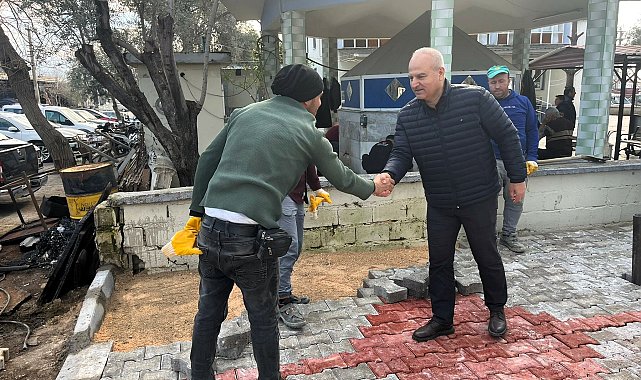 Çine Belediye Başkanı Kıvrak, parke taşı döşeme ve çevre düzenleme çalışmalarını yerinde inceledi