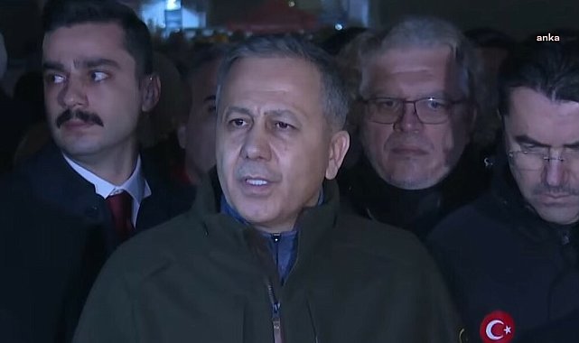 Konya'da çöken bina... Bakan Yerlikaya: 2 kişi sağ olarak kurtarıldı, enkazın altında 3 kişi daha olduğunu düşünüyoruz