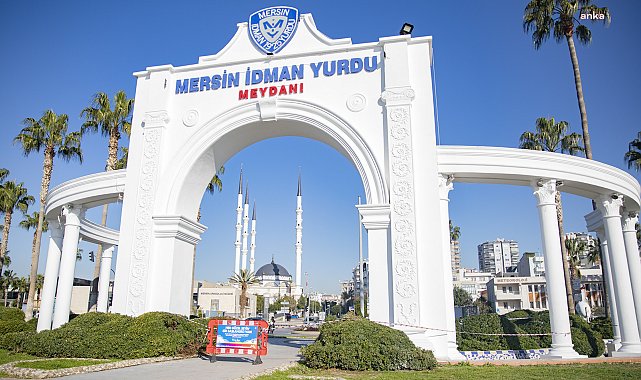 Mersin Büyükşehir Belediyesi, taraftar meydanlarında çalışma başlattı