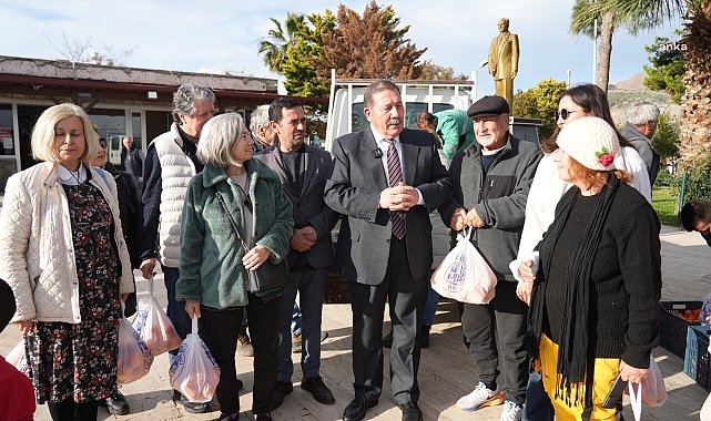Milas Belediyesi'nin ücretsiz portakal dağıtımı devam ediyor