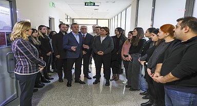 Özgür Özel'den Beşiktaş Belediyesi personeline moral ziyareti: 