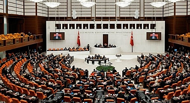 Özgür Özel ve Ümit Dikbayır'ın dokunulmazlık dosyaları TBMM Başkanlığına sunuldu