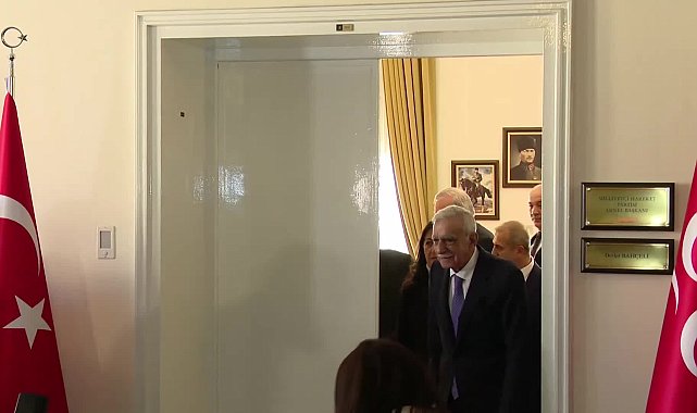 Ahmet Türk, Bahçeli'ye kehribar tespih hediye etti