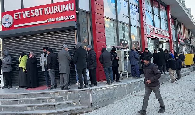 Van’da ucuz et kuyruğunda bekleyen vatandaş: