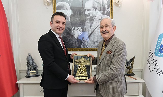 Yılmaz Büyükerşen’den Sivrihisar Belediye Başkanı Dökmeci’ye ziyaret