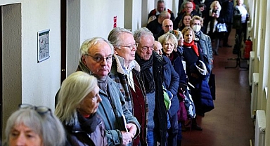 Almanya, federal seçimler için bugün sandık başında