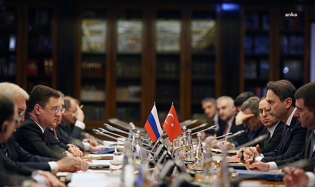 Bakan Bayraktar Rusya Federasyonu Başbakan Yardımcısı Novak ile bir araya geldi