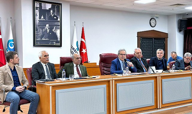 Bandırma Belediye Başkanı Mirza, kırsal mahalle muhtarlarıyla bir araya geldi