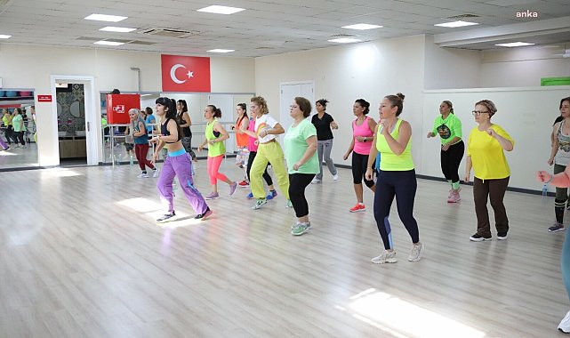 Bayraklı’da zumba kursları devam ediyor