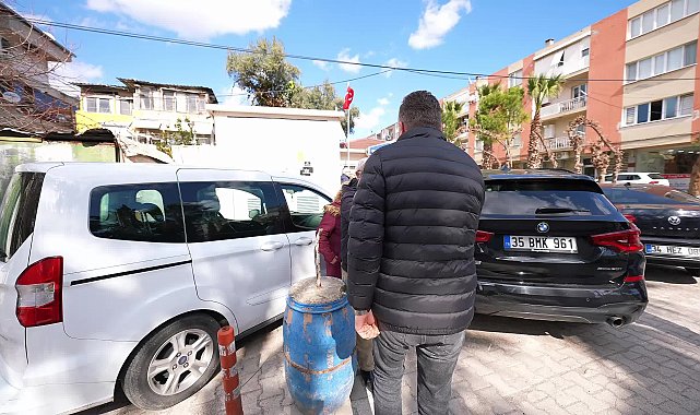Buca Belediyesi Çınarlar Buluşma Noktası’nı hizmete açtı