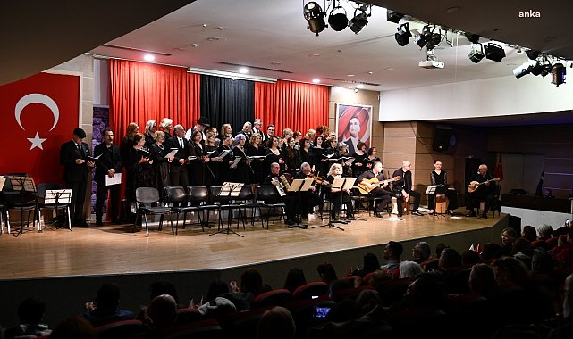 Çiğli’de Rebetiko Korosu sahne aldı