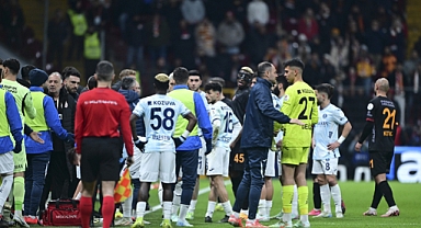 Galatasaray-Adana Demirspor maçının 34'üncü dakikasında Adana Demirspor sahadan çekildi