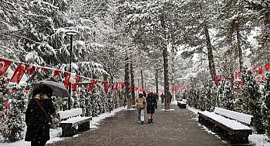 Ordu, Adana, Samsun ve Çorum'da eğitime kar engeli