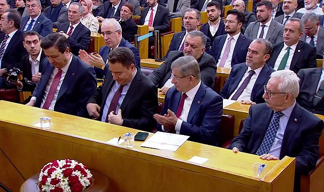 Yeni Yol TBMM Grup Toplantısı... Ali Babacan: Ev yapımı ekonomik depremi Erdoğan ve damadı el ele vererek zaten hazırlamışlardı