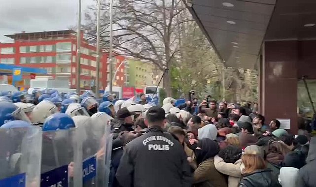 Ankara Üniversitesi öğrencilerinin Tandoğan'daki eylemi sürüyor: Bir öğrenci gözaltına alındı, öğrencilerin Güvenpark'a gitmesine izin verilmiyor