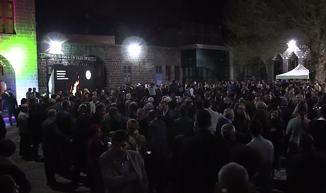 Diyarbakır nevruz resepsiyonuna mesaj gönderen CHP Genel Başkanı Özel: “Newroz pîroz be”